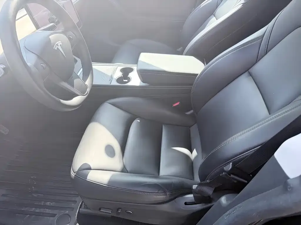 Tesla Model Y 2023 из CN, фото 3