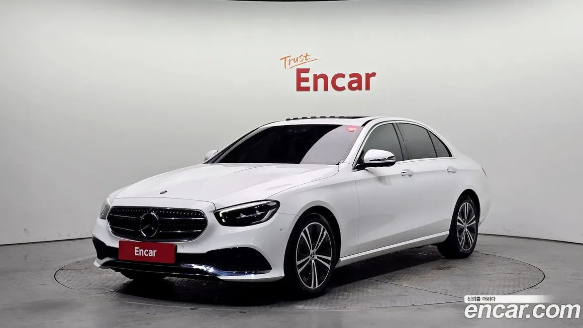 Mercedes-Benz E-Class — фото 1