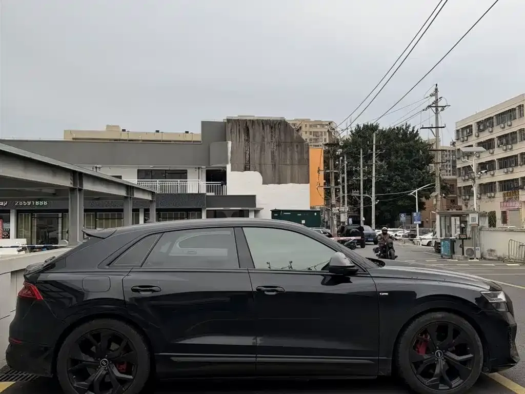 Audi Q8 2021 из CN, фото 3