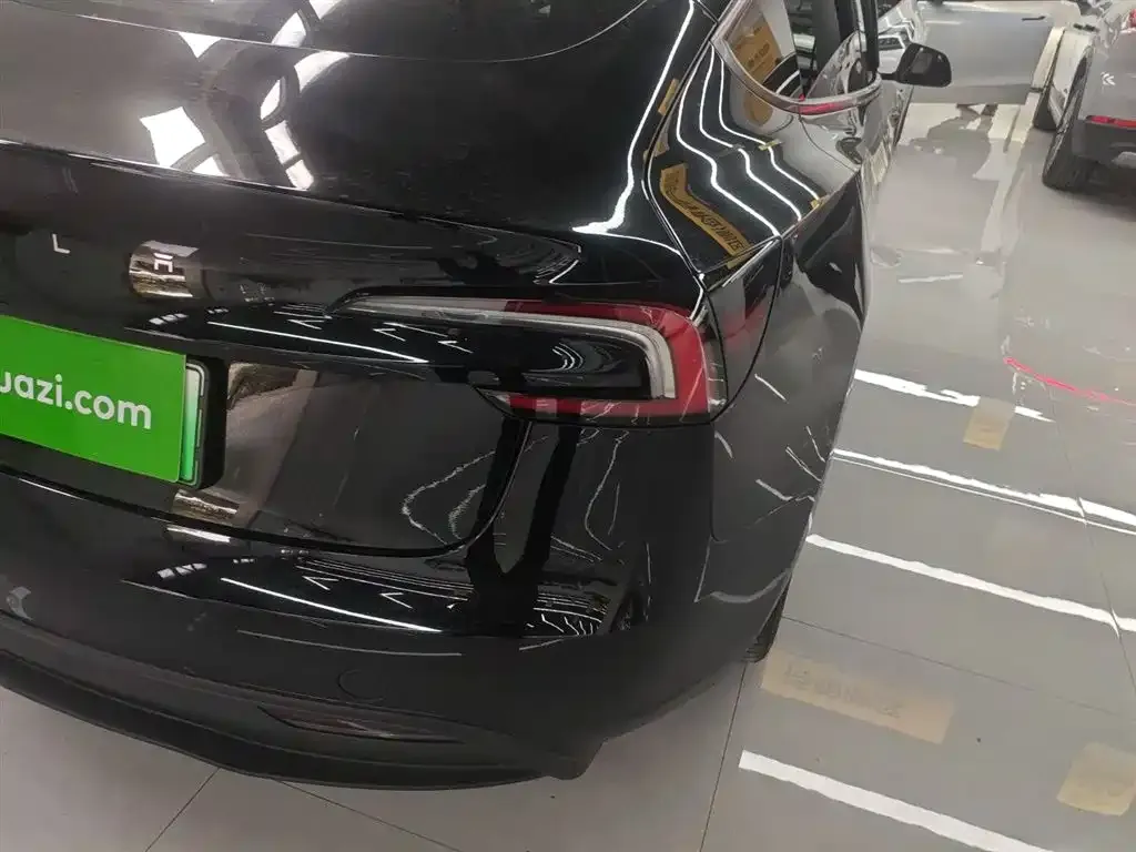 Tesla Model 3 — фото 5