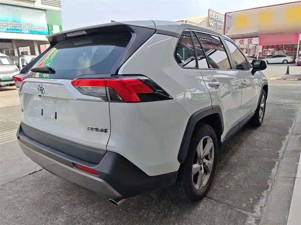 Toyota RAV4 2022 из CN, фото 6