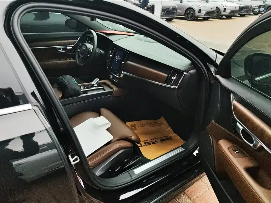 Volvo S90 2023 из CN, фото 10