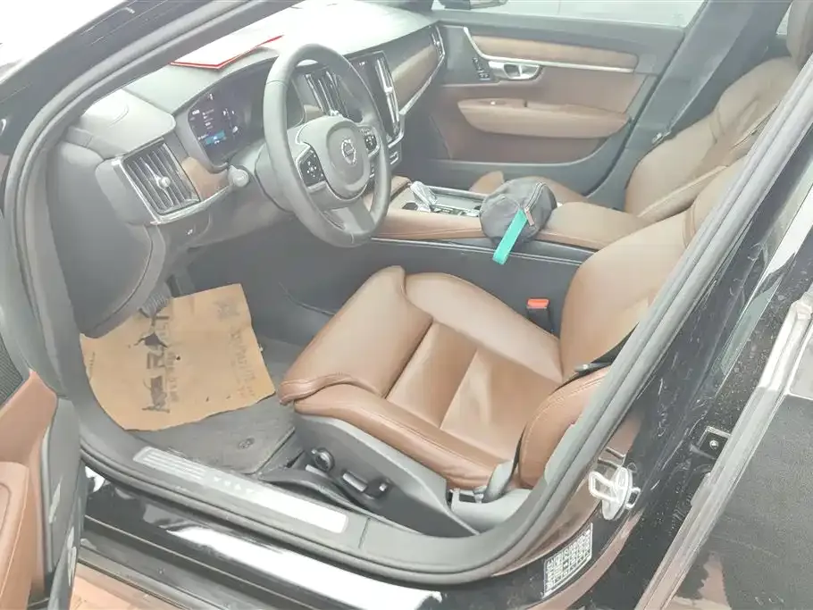 Volvo S90 2023 из CN, фото 2