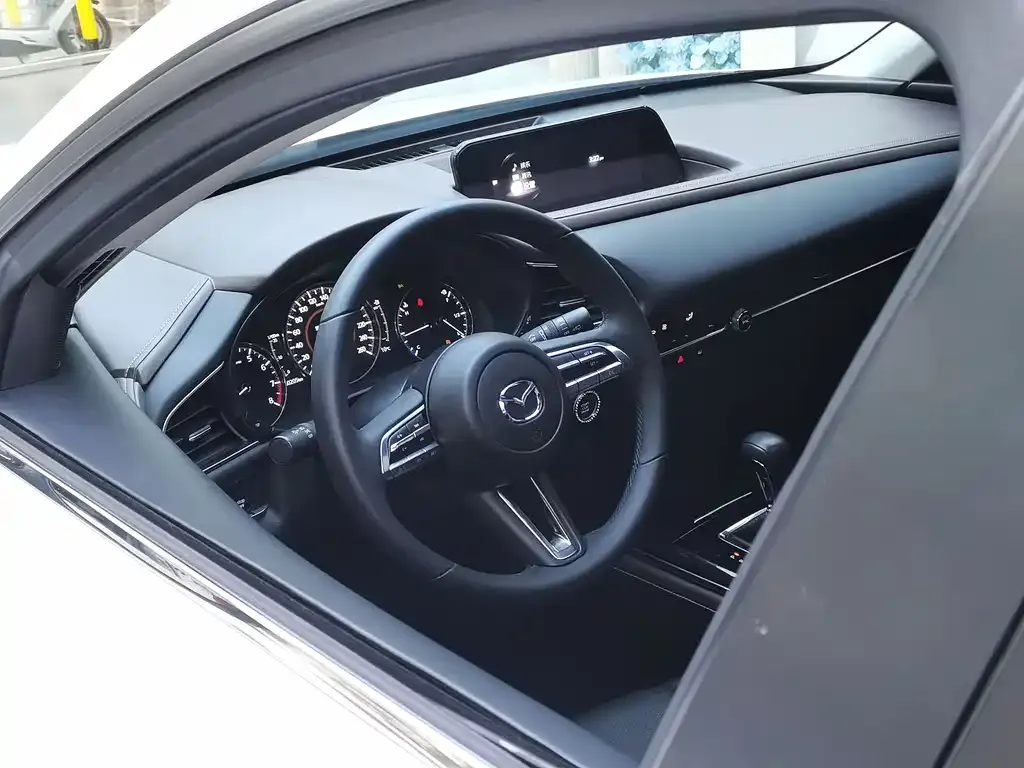 Mazda CX-30 2021 из CN, фото 8