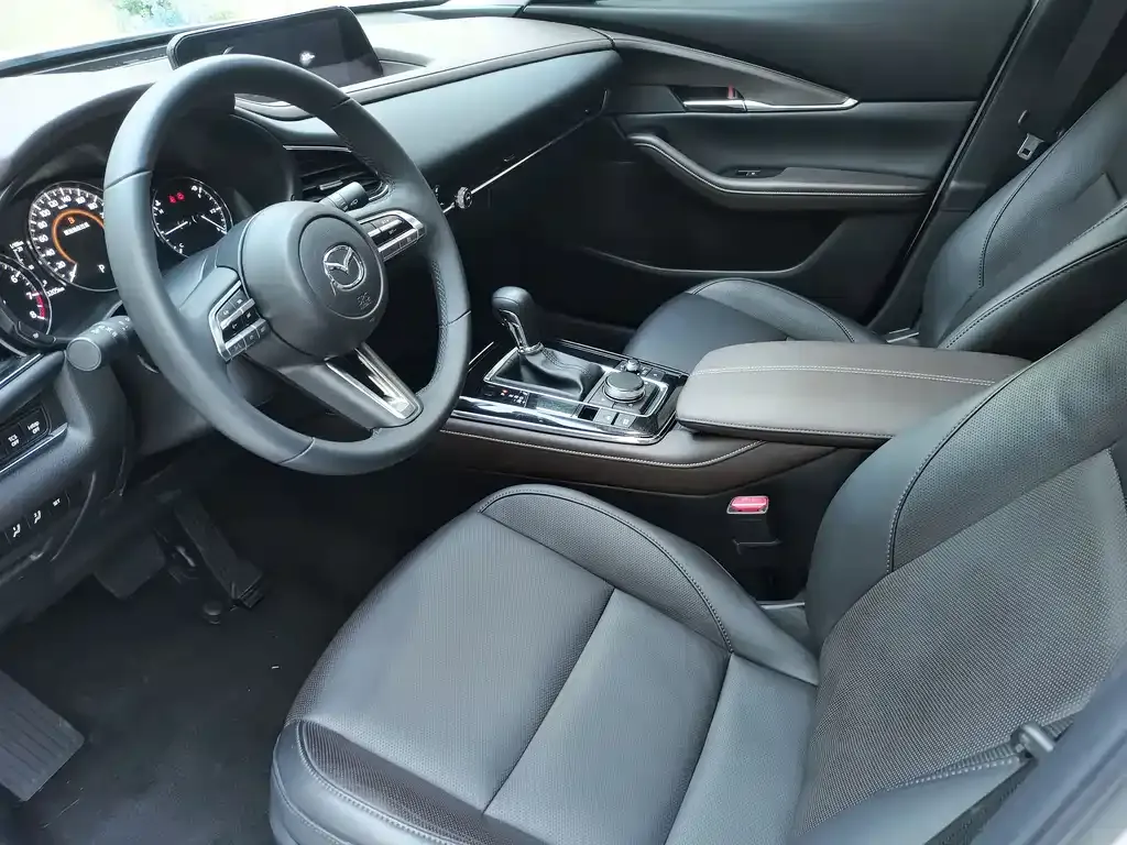 Mazda CX-30 2021 из CN, фото 10