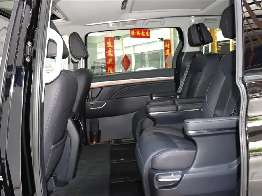 GAC Motor Trumpchi M8 — фото 10