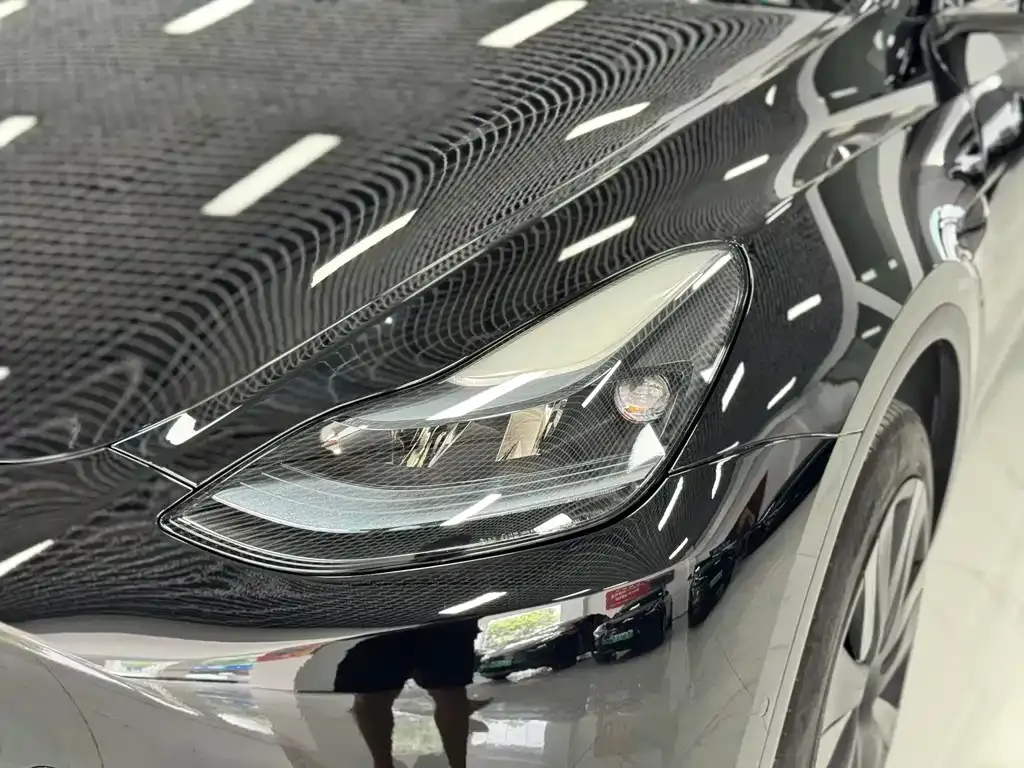 Tesla Model Y — фото 9