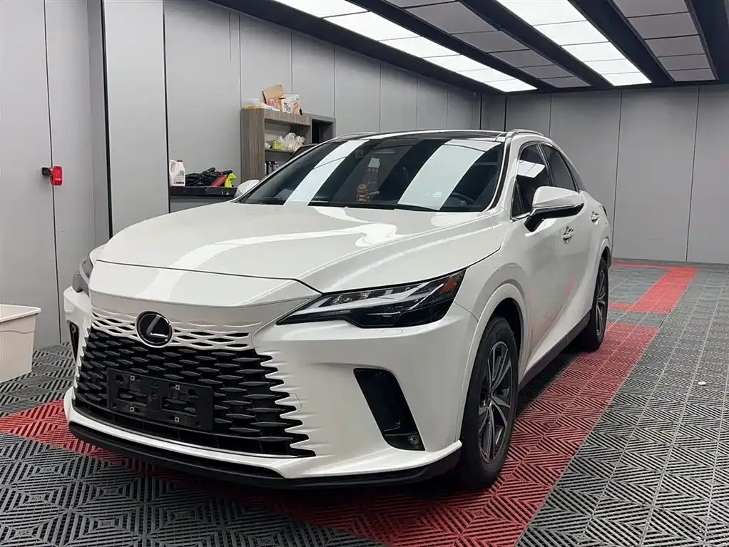 Lexus RX — фото 1