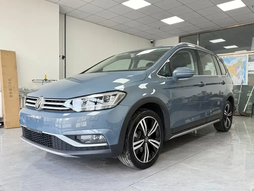 Volkswagen Touran 2021 из CN, фото 1