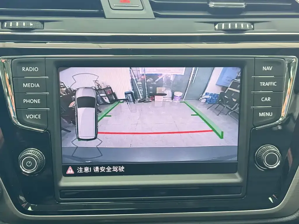 Volkswagen Touran 2021 из CN, фото 3