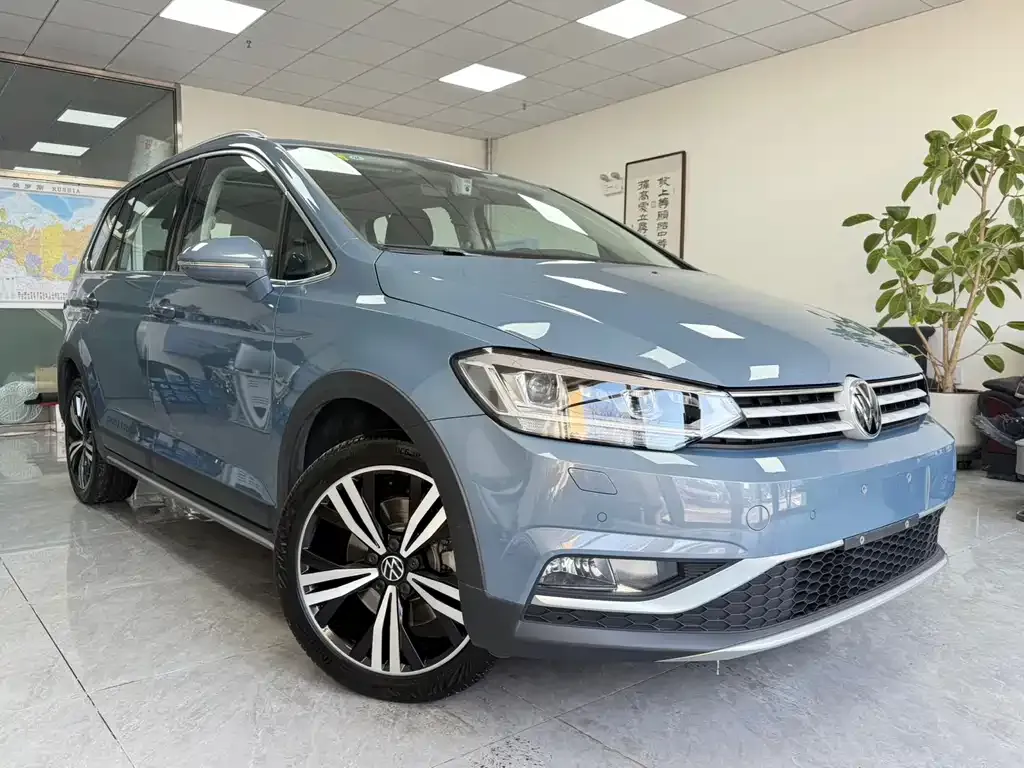 Volkswagen Touran 2021 из CN, фото 6