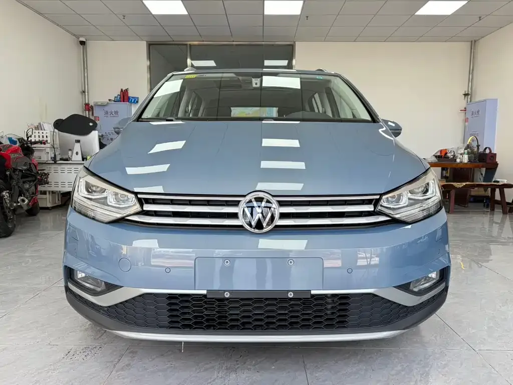 Volkswagen Touran 2021 из CN, фото 4