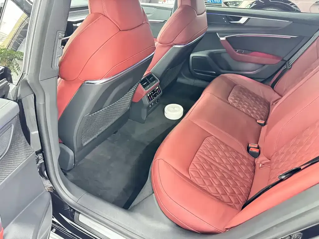 Audi A7L 2025 из CN, фото 2