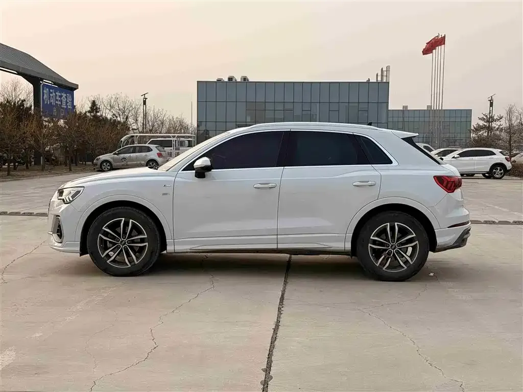 Audi Q3 2022 из CN, фото 2