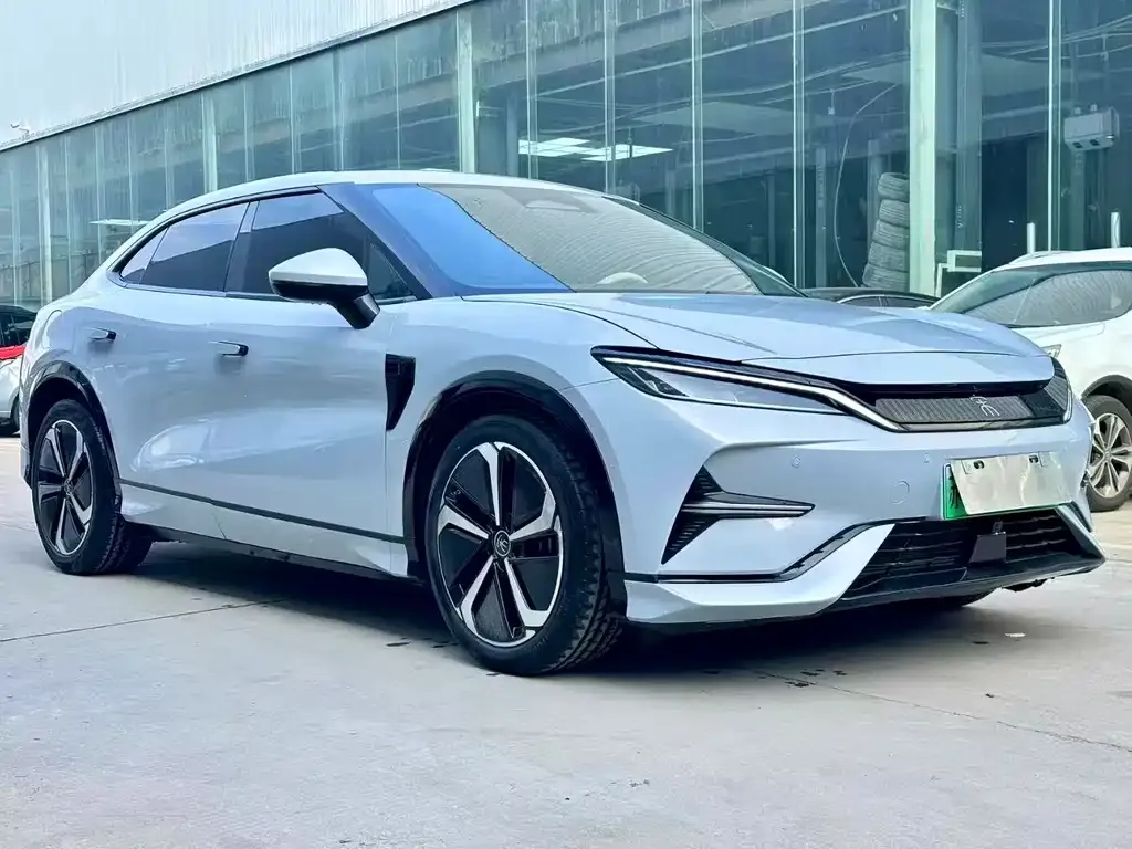 BYD L EV — фото 3