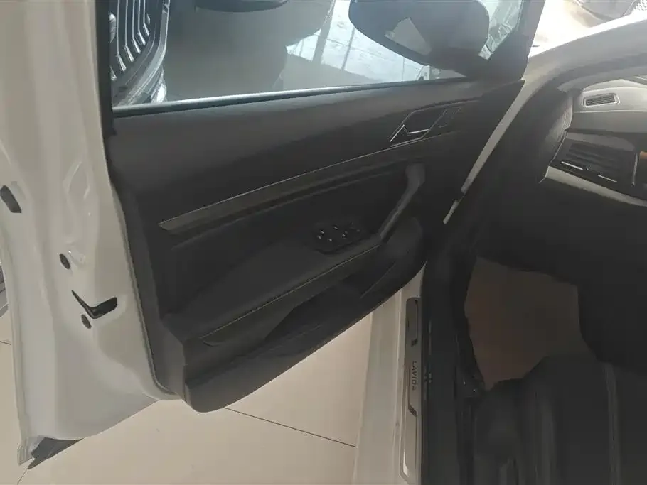 Volkswagen Lavida 2022 из CN, фото 2