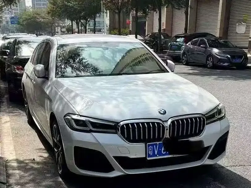 BMW 5 Series — фото 1