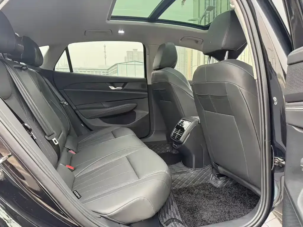 Volkswagen Passat — фото 5