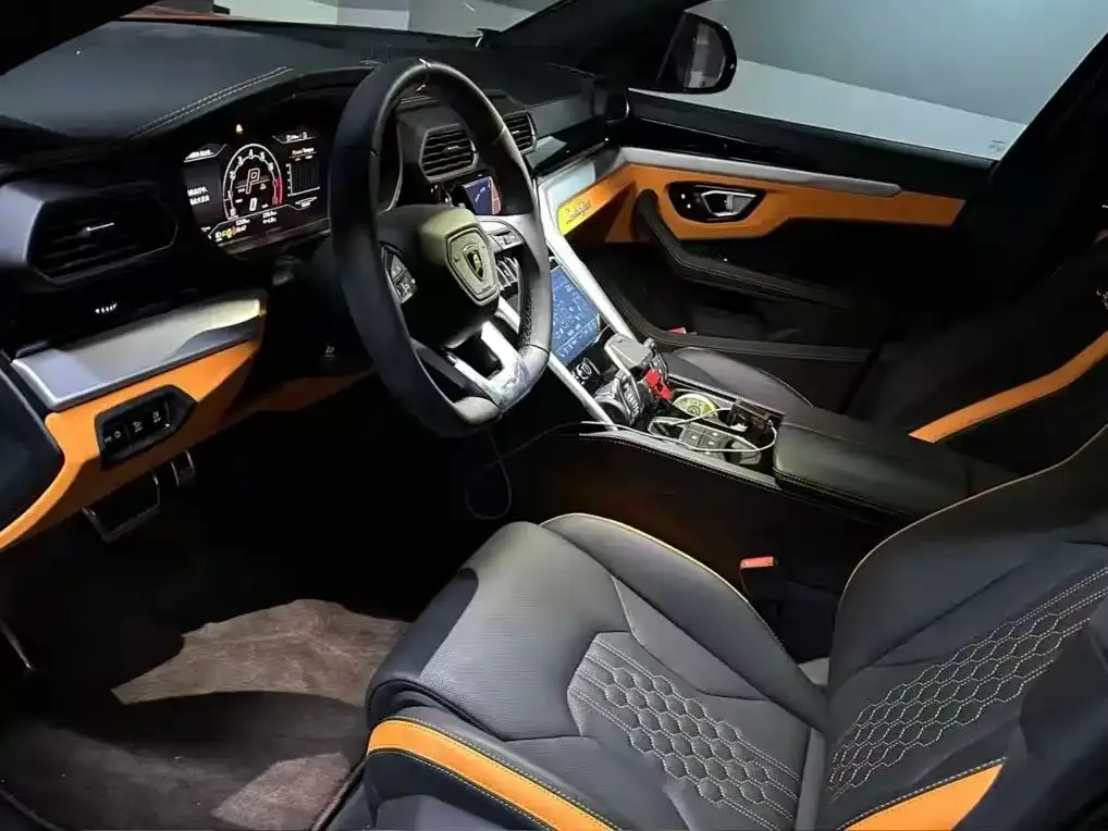 Lamborghini Urus — фото 7