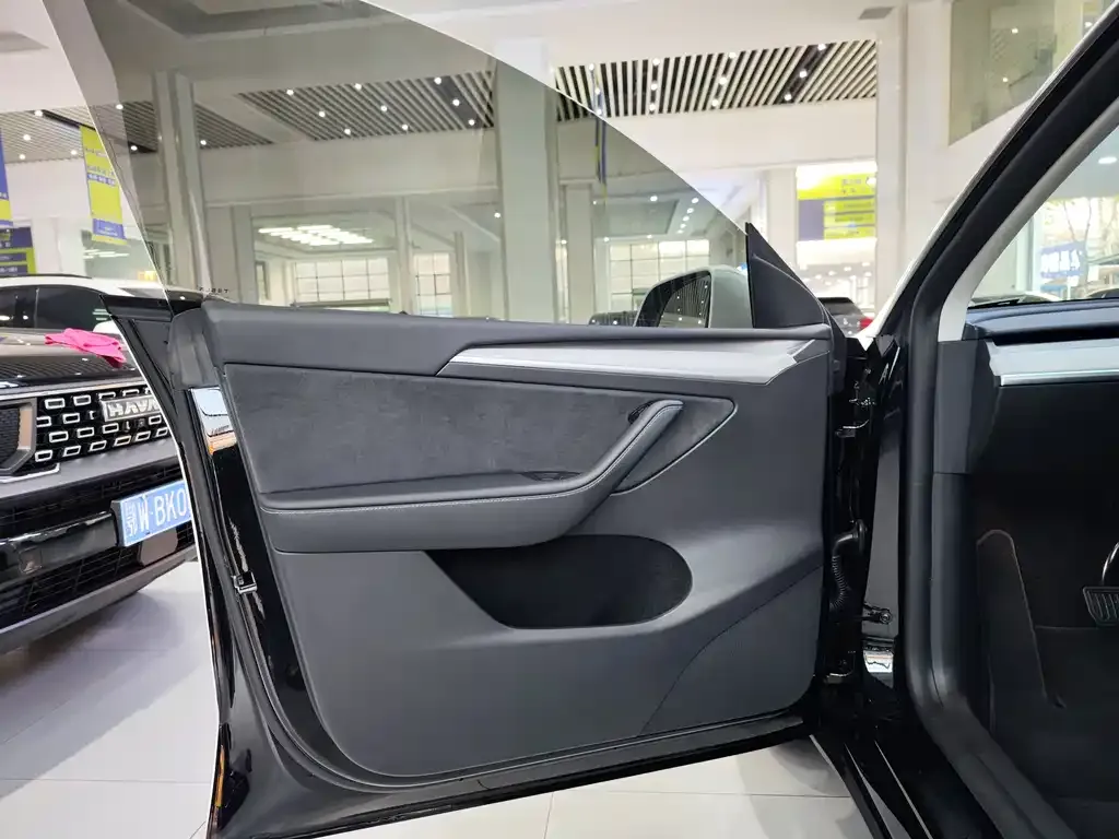 Tesla Model Y 2024 из CN, фото 7