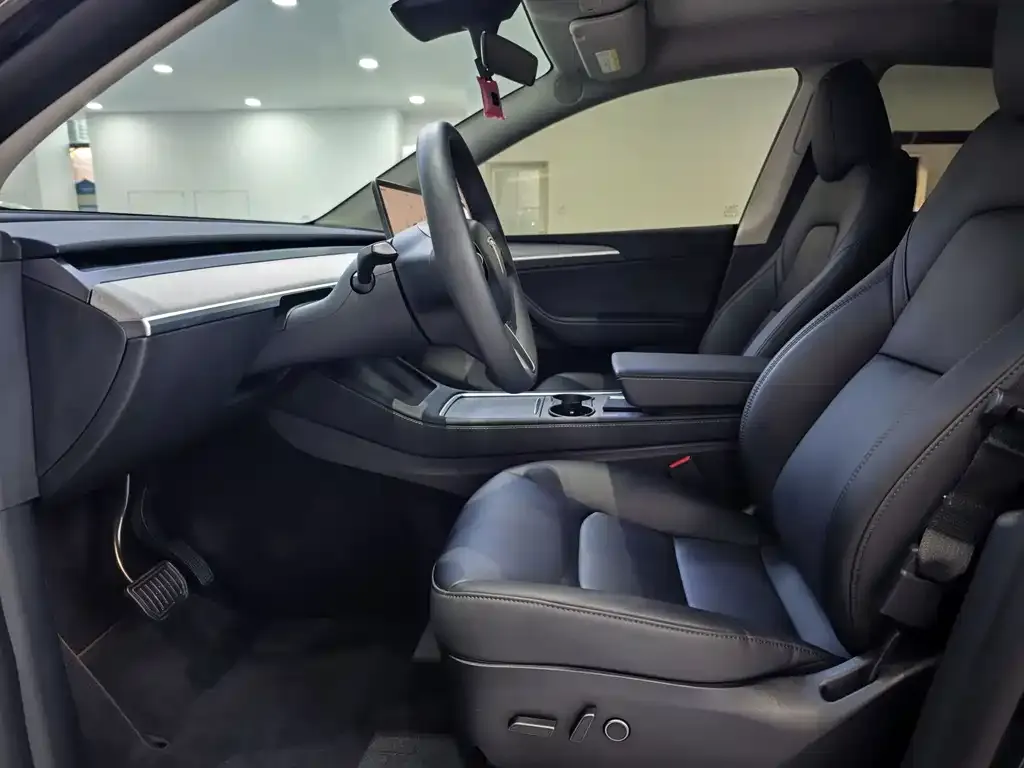 Tesla Model Y 2024 из CN, фото 2
