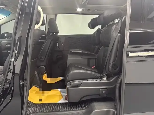 Honda Elysion 2023 из CN, фото 10