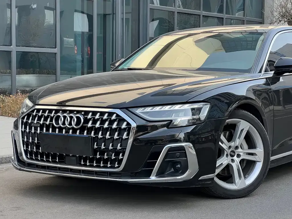Audi A8 — фото 9