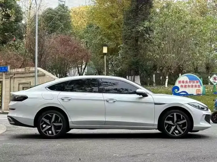 Volkswagen Lamando 2024 из CN, фото 10