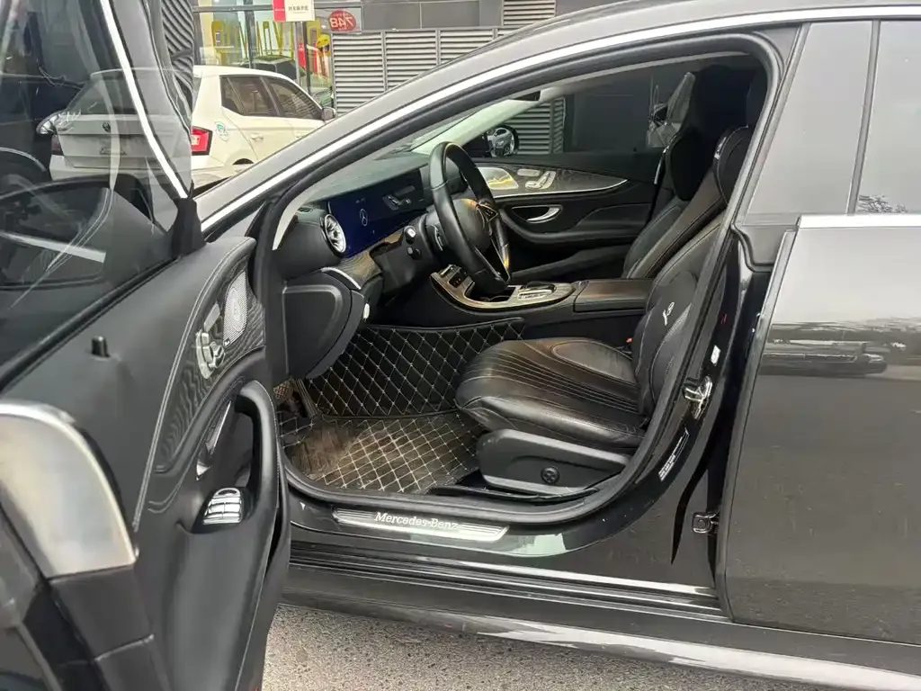 Mercedes-Benz CLS — фото 2