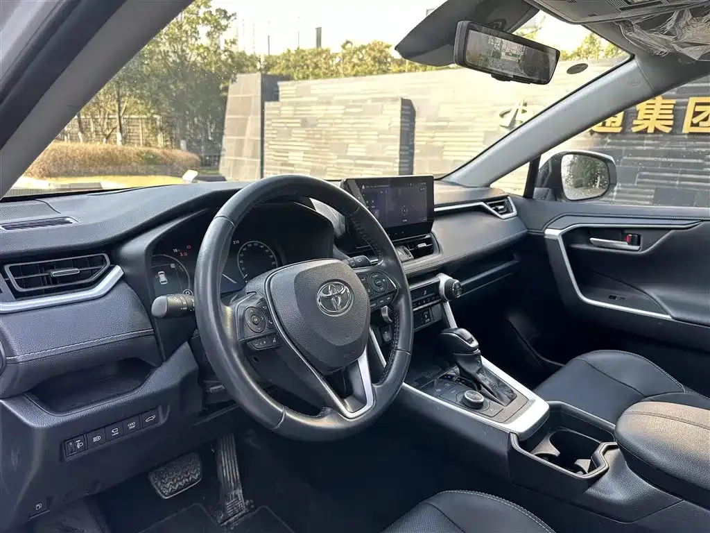 Toyota Wildlander 2023 из CN, фото 2