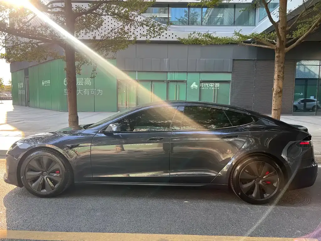 Tesla Model S — фото 8