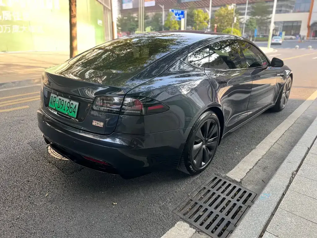 Tesla Model S — фото 10
