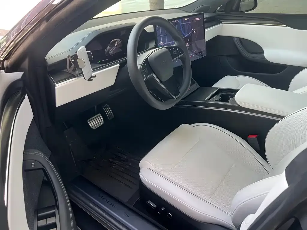 Tesla Model S — фото 4