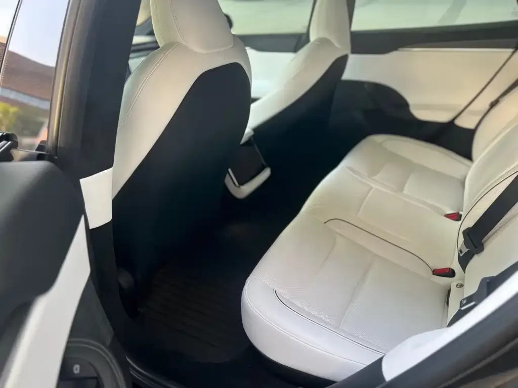 Tesla Model S — фото 2