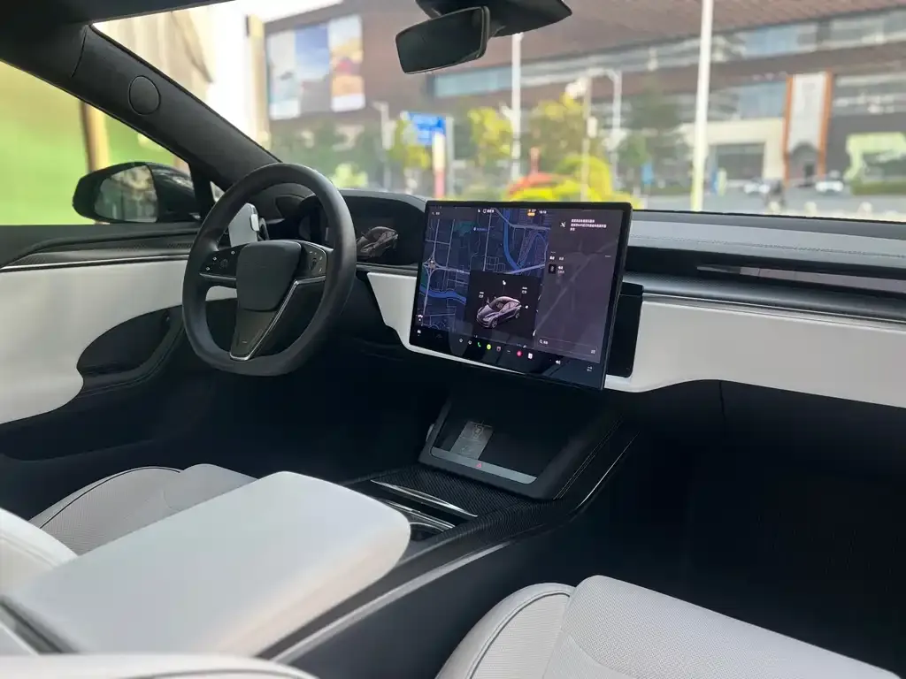 Tesla Model S — фото 5
