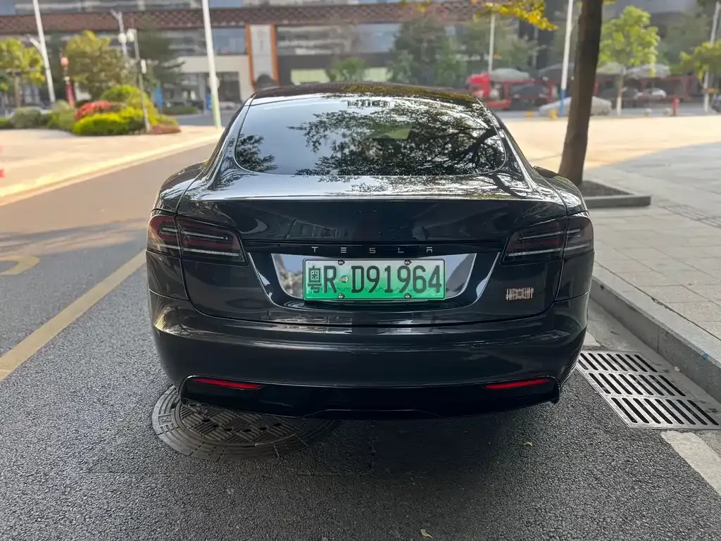 Tesla Model S — фото 6