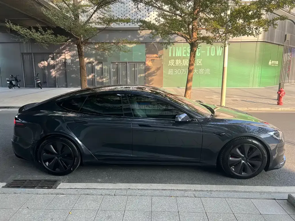 Tesla Model S — фото 7