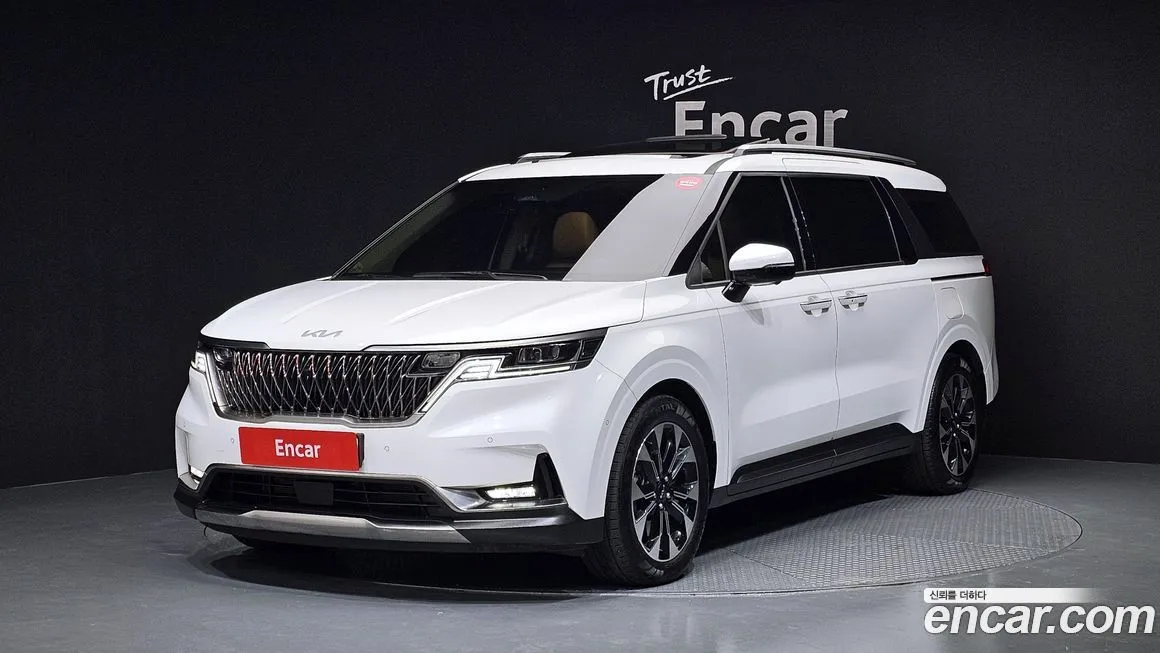 Kia Carnival — фото 1