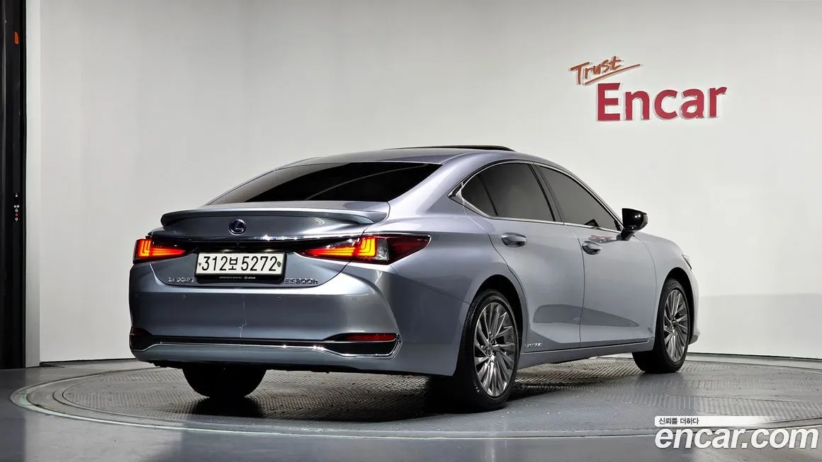 Lexus ES — фото 4