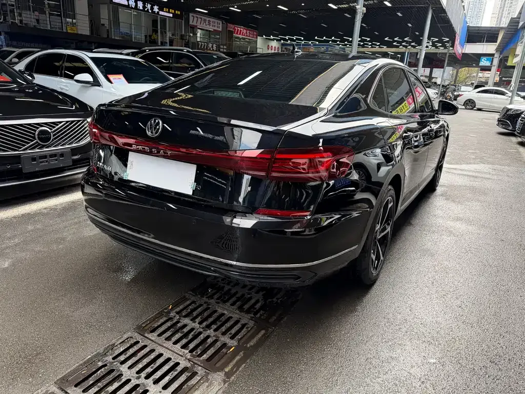 Volkswagen Passat — фото 10