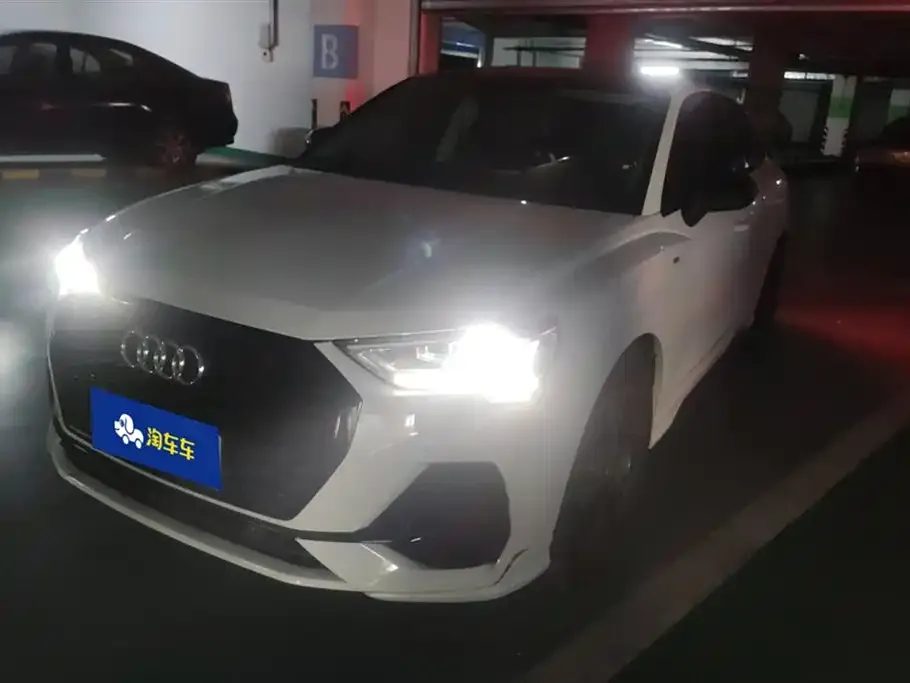 Audi Q3 Sportback 2022 из CN, фото 1