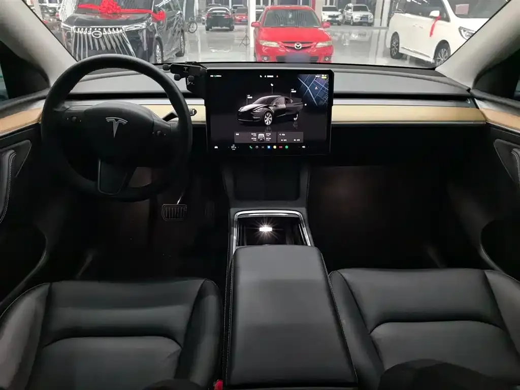 Tesla Model Y — фото 3