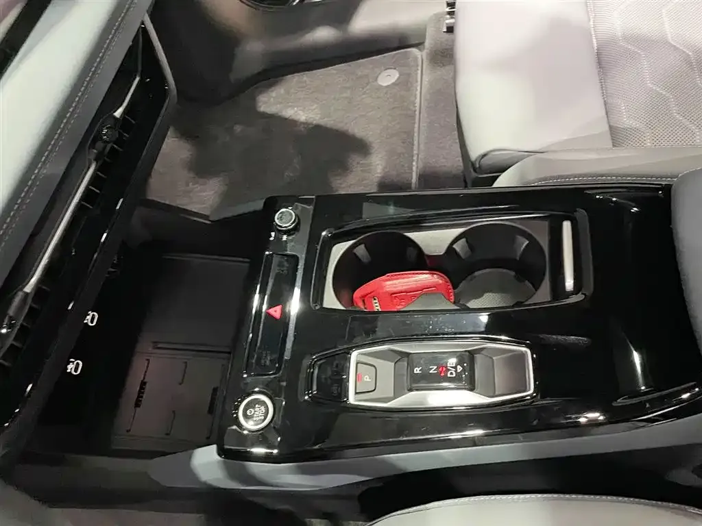 Audi Q6L e-tron 2025 из CN, фото 5