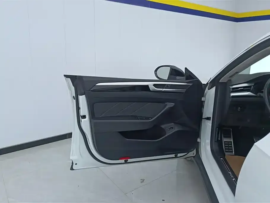 Volkswagen CC 2022 из CN, фото 4