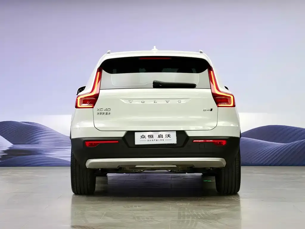 Volvo XC40 — фото 3
