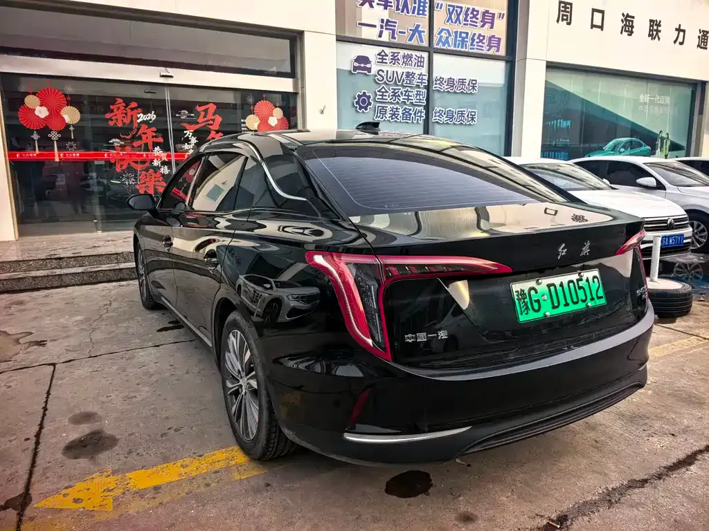 Hongqi E-QM5 — фото 6