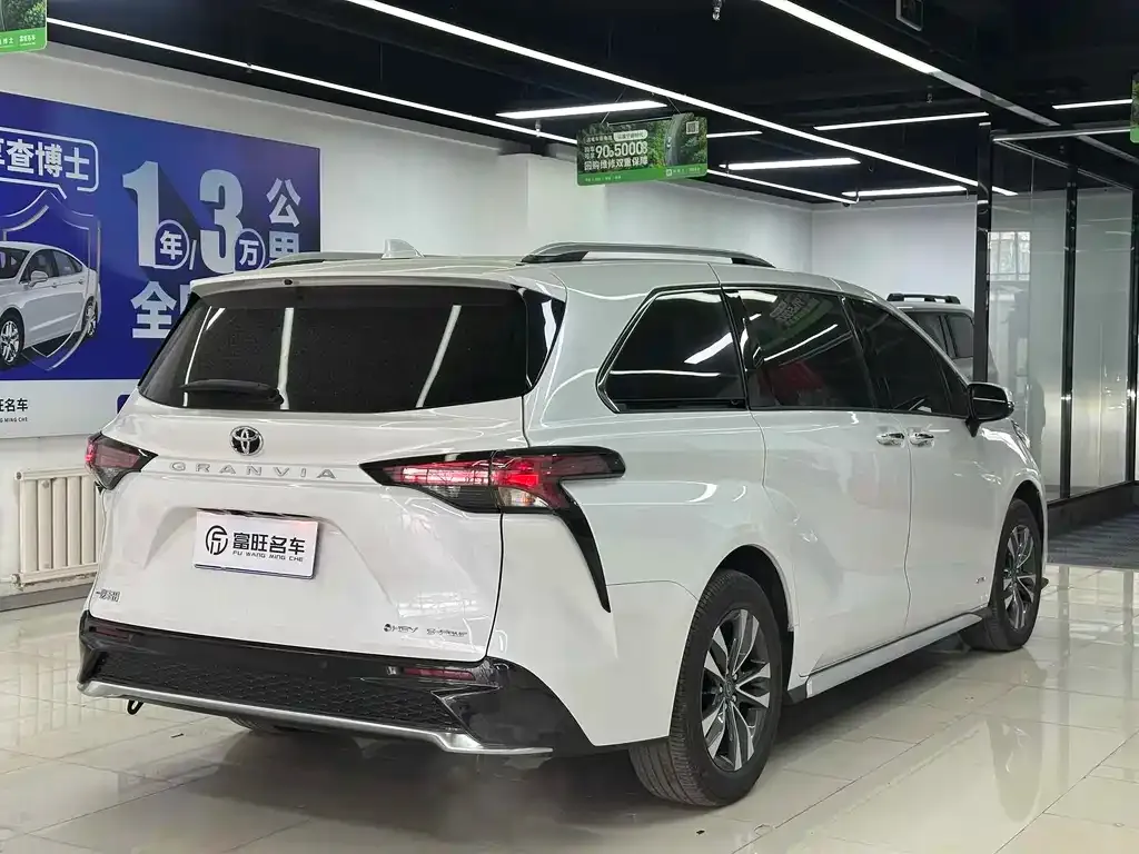 Toyota Granvia 2025 из CN, фото 6