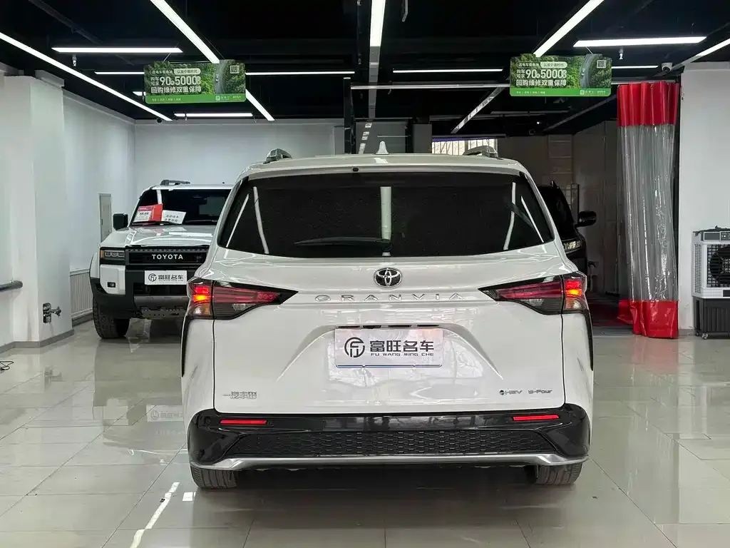 Toyota Granvia 2025 из CN, фото 4