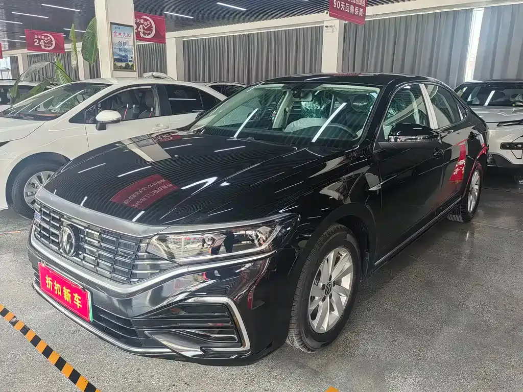Volkswagen Passat New Energy — фото 8