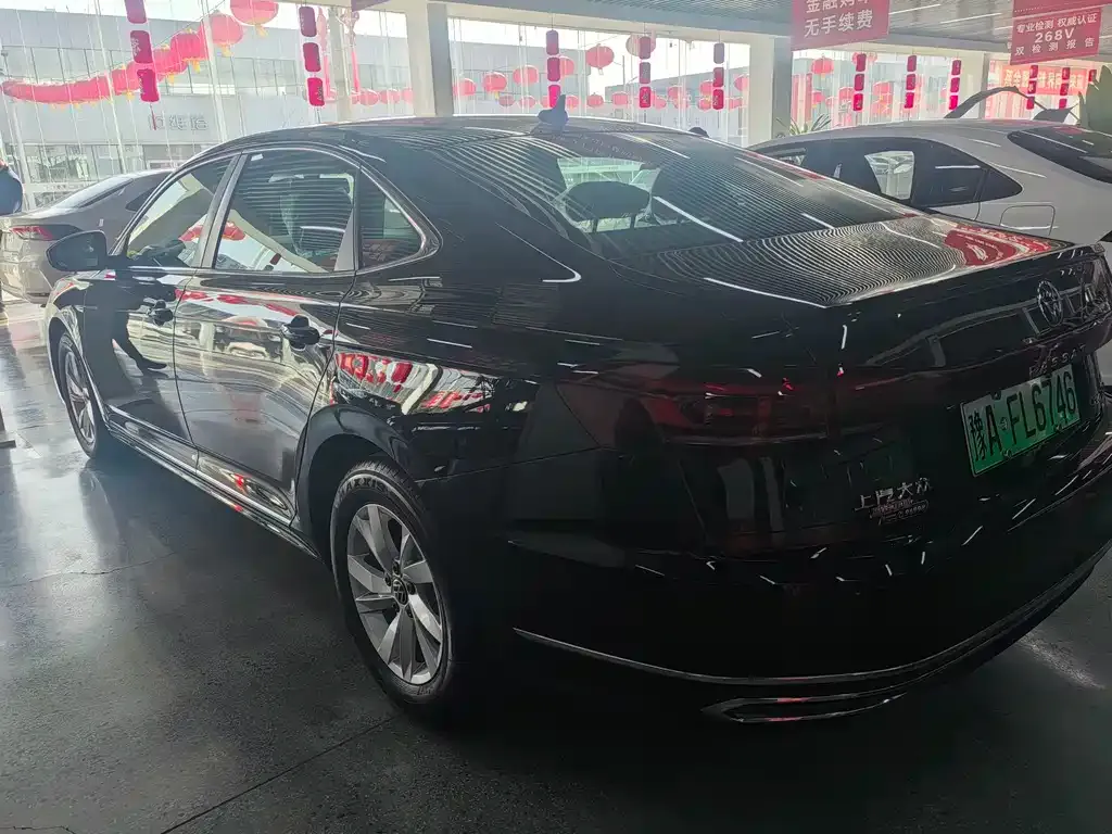 Volkswagen Passat New Energy — фото 4